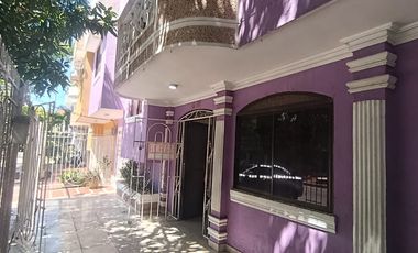 CASA DE DOS PISOS EN EL BARRIO BOSTON DE BARRANQUILLA