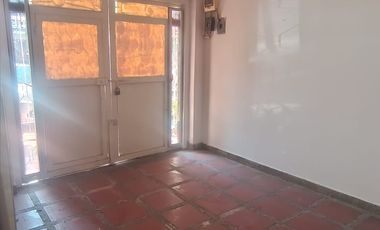 CASA DE DOS PISOS EN EL BARRIO BOSTON DE BARRANQUILLA
