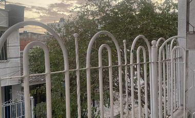 CASA DE DOS PISOS DIVIDIDA EN DOS APARTAMENTOS EN NUEVO HORIZONTE SOLEDAD (ATLANTICO)