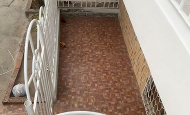 CASA DE DOS PISOS DIVIDIDA EN DOS APARTAMENTOS EN NUEVO HORIZONTE SOLEDAD (ATLANTICO)