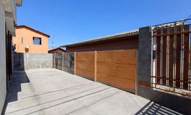 Casa en venta de 4 dormitorios, 2 baños, Las Compañias, La Serena