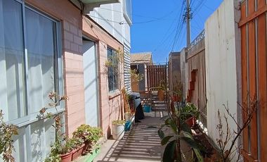 Casa en venta de 4 dormitorios, 2 baños, Las Compañias, La Serena