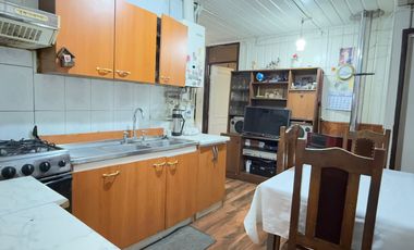 SE VENDE CASA 3 DORMITORIOS 2 BAÑOS CAMPOS DEPORTIVOS + DEPARTAMENTO DE INTERIOR