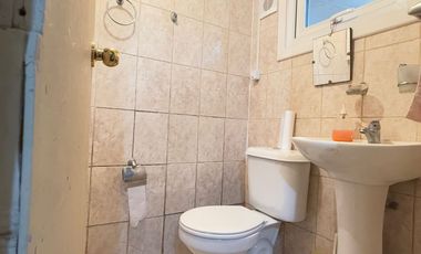 SE VENDE CASA 3 DORMITORIOS 2 BAÑOS CAMPOS DEPORTIVOS + DEPARTAMENTO DE INTERIOR