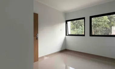Dijual Rumah Depok Limo Mewah Modern 2 Lantai Lokasi Strategis & Nempel Jakarta Selatan Akses Tol terdekat Nyaman