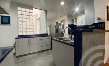 VENDO DEPARTAMENTO DE 222 m2 TIPO CASITA EN 1er. PISO ELEVADO, RODEADO DE TERRAZAS Y FRENTE A PARQUE