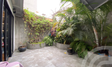 VENDO DEPARTAMENTO DE 222 m2 TIPO CASITA EN 1er. PISO ELEVADO, RODEADO DE TERRAZAS Y FRENTE A PARQUE