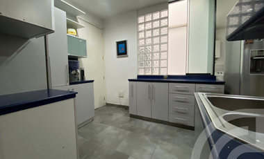 VENDO DEPARTAMENTO DE 222 m2 TIPO CASITA EN 1er. PISO ELEVADO, RODEADO DE TERRAZAS Y FRENTE A PARQUE