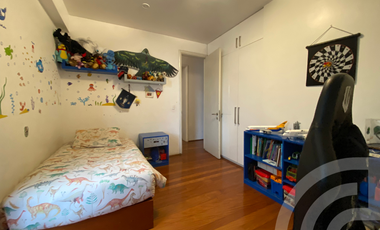 VENDO DEPARTAMENTO DE 222 m2 TIPO CASITA EN 1er. PISO ELEVADO, RODEADO DE TERRAZAS Y FRENTE A PARQUE