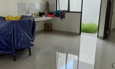 Sewa Rumah Minimalis Modern dengan Desain Cantik Nikmati Gaya Hidup di Hunian yang Nyaman dan Fungsional. Lokasi Strategis Di Cluster La Seinee
