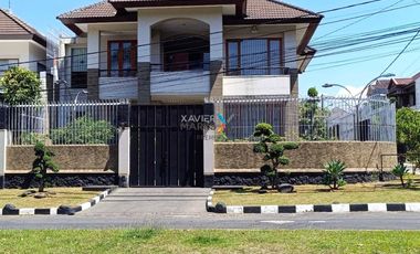 Dijual Rumah Mewah Terawat 2 Lantai di Boulevard Puncak Dieng, Malang