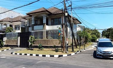 Dijual Rumah Mewah Terawat 2 Lantai di Boulevard Puncak Dieng, Malang