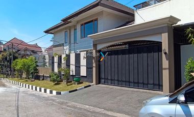 Dijual Rumah Mewah Terawat 2 Lantai di Boulevard Puncak Dieng, Malang
