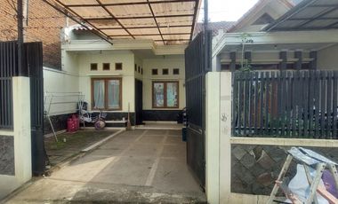 RUMAH BAGUS MINIMALIS MODERN NYAMAN SIAP HUNI DI BATUNUNGGAL BANDUNG