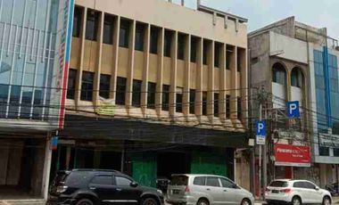 Di jual ruko siap usaha 3 lantai lokasi strategis  di jalan suryopranoto Jakarta Pusat