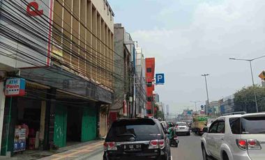 Di jual ruko siap usaha 3 lantai lokasi strategis  di jalan suryopranoto Jakarta Pusat