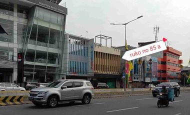 Di jual ruko siap usaha 3 lantai lokasi strategis  di jalan suryopranoto Jakarta Pusat