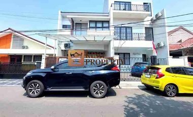 Dijual Rumah Tomang 3,5 Lantai Interior Mewah Nyaman Rapi Bersih Siap Huni, Palmerah, Jakarta Barat.