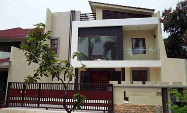 Disewakan Rumah Luas 230m² Eksklusif dan Strategis di dekat Pintu Toll Dan Mall Bekasi Barat