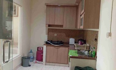Di Jual rumah bagus  depan taman sejuk dan nyaman  type 2 lantai 4 kamar tidur lokasi strategis  di Cibubur Residences