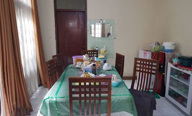 DIJUAL CEPAT Rumah Lama Di Mainroad Cibogo Dekat ke pasteur kampus Maranata Bandung