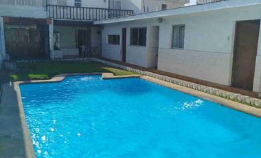 Vendo Hermosa Casa Sólida con Piscina, 338 mts² 5 dormitorios 3 baños 3 Estacionamientos.