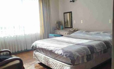 Vendo Hermosa Casa Sólida con Piscina, 338 mts² 5 dormitorios 3 baños 3 Estacionamientos.