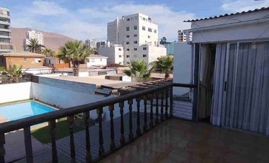 Vendo Hermosa Casa Sólida con Piscina, 338 mts² 5 dormitorios 3 baños 3 Estacionamientos.