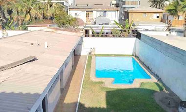 Vendo Hermosa Casa Sólida con Piscina, 338 mts² 5 dormitorios 3 baños 3 Estacionamientos.