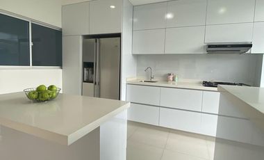 SE VENDE CASA DE DOS PISOS CON LOCAL COMERCIAL – YOPAL