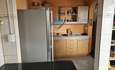 QVAL SPA Permuta, Vende o Arrienda a Empresas. Casa Habitacion o Fines comerciales a 20 mt de Alameda y 300 mt Univ. O´Higgins