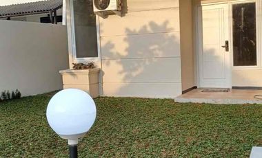 Sewa rumah 2 lantai siap huni di griya loka bsd bisa buat kantor dan usaha