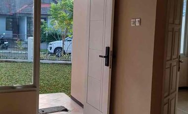 Sewa rumah 2 lantai siap huni di griya loka bsd bisa buat kantor dan usaha