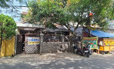 Sewa Rumah Luas di Antapani dekat Gasmin Sekitar Jalan Kuningan Raya | SW059