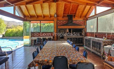 Leon Propiedades vende parcela con casa en Fundo Monterrey, Curacaví.