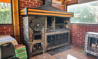 Leon Propiedades vende parcela con casa en Fundo Monterrey, Curacaví.