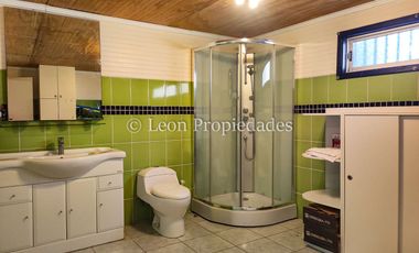 Leon Propiedades vende parcela con casa en Fundo Monterrey, Curacaví.