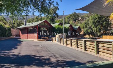 Leon Propiedades vende parcela con casa en Fundo Monterrey, Curacaví.