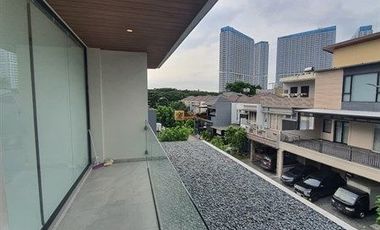 Lux Mewah Jual Rumah 3,5Lt. di Perumahan Puri Mansion Akses ke Clubhouse, Jogging Track, Tennis Court Dekat ke Mall Puri Indah, Lippo Mall Puri & Tol