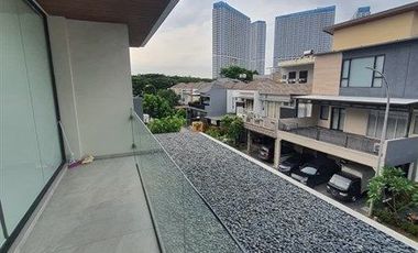 Lux Mewah Jual Rumah 3,5Lt. di Perumahan Puri Mansion Akses ke Clubhouse, Jogging Track, Tennis Court Dekat ke Mall Puri Indah, Lippo Mall Puri & Tol