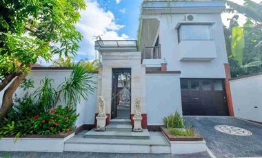 Di Jual Vila Cantik 2 bedroom dengan rooftop view laut di pantai Saba Gianyar