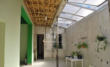 Casa en venta, Barrio Constituyente, posibilidad destino comercial o profesional