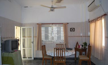 Casa en venta, Barrio Constituyente, posibilidad destino comercial o profesional