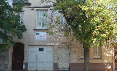 Casa en venta, Barrio Constituyente, posibilidad destino comercial o profesional