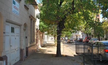 Casa en venta, Barrio Constituyente, posibilidad destino comercial o profesional