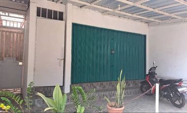 Dijual Rumah untuk Toko dan Peralatan Toko