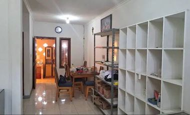 Dijual Rumah untuk Toko dan Peralatan Toko