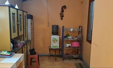 Dijual Rumah untuk Toko dan Peralatan Toko