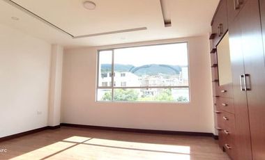 Casa de venta por estrenar al sur de Loja