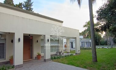 Casa importante en venta, Sauce Viejo, excelente opción con posibilidad de financiación
